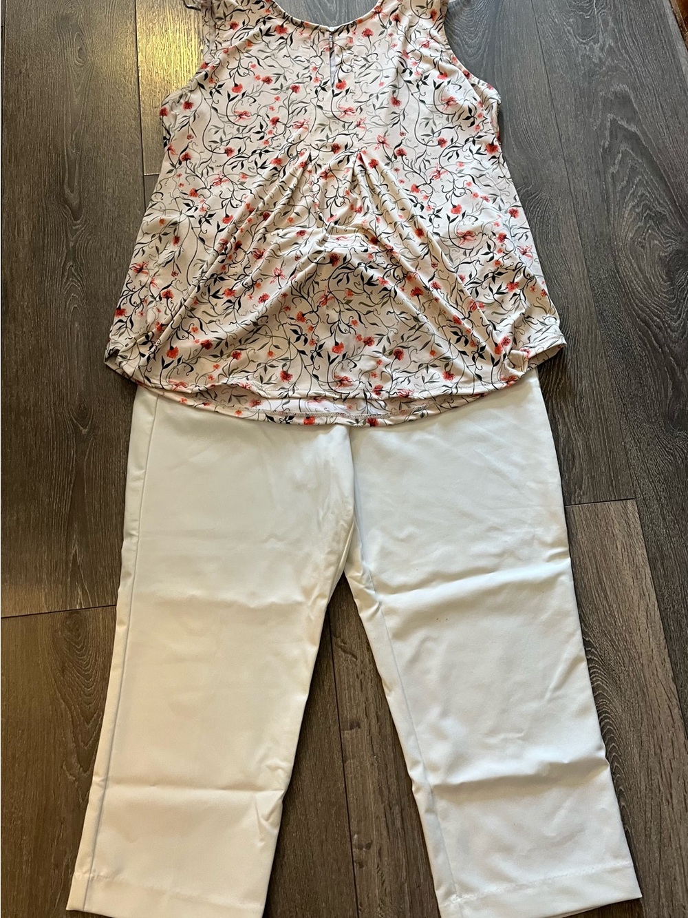 Denver Hayes Alfred Sung Women’s Off White Capri Pants and Coordinating Top